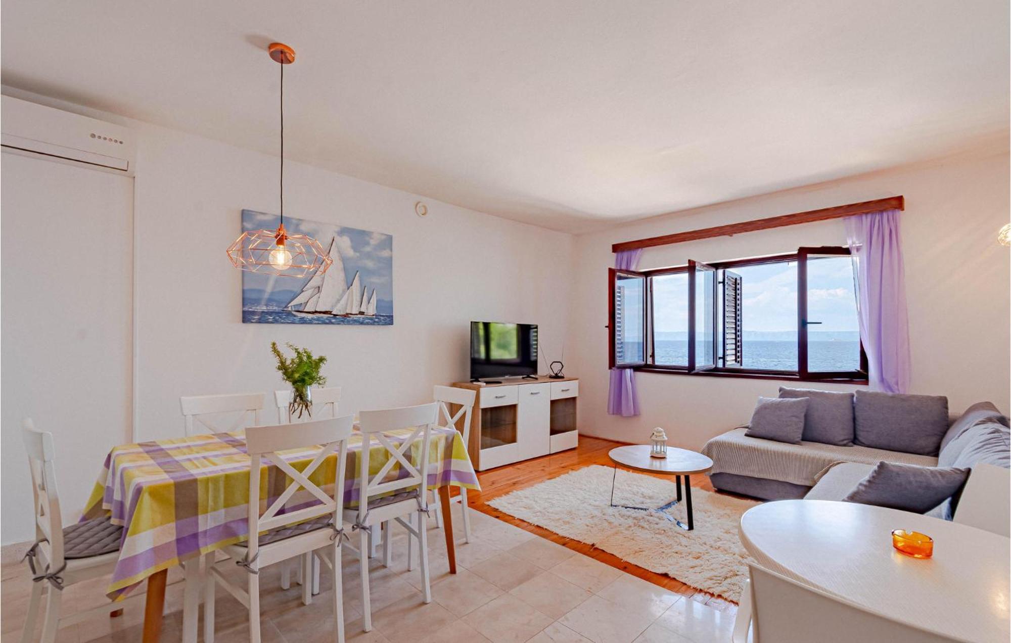Pet Friendly Home In Prigradica With Kitchen Exterior photo