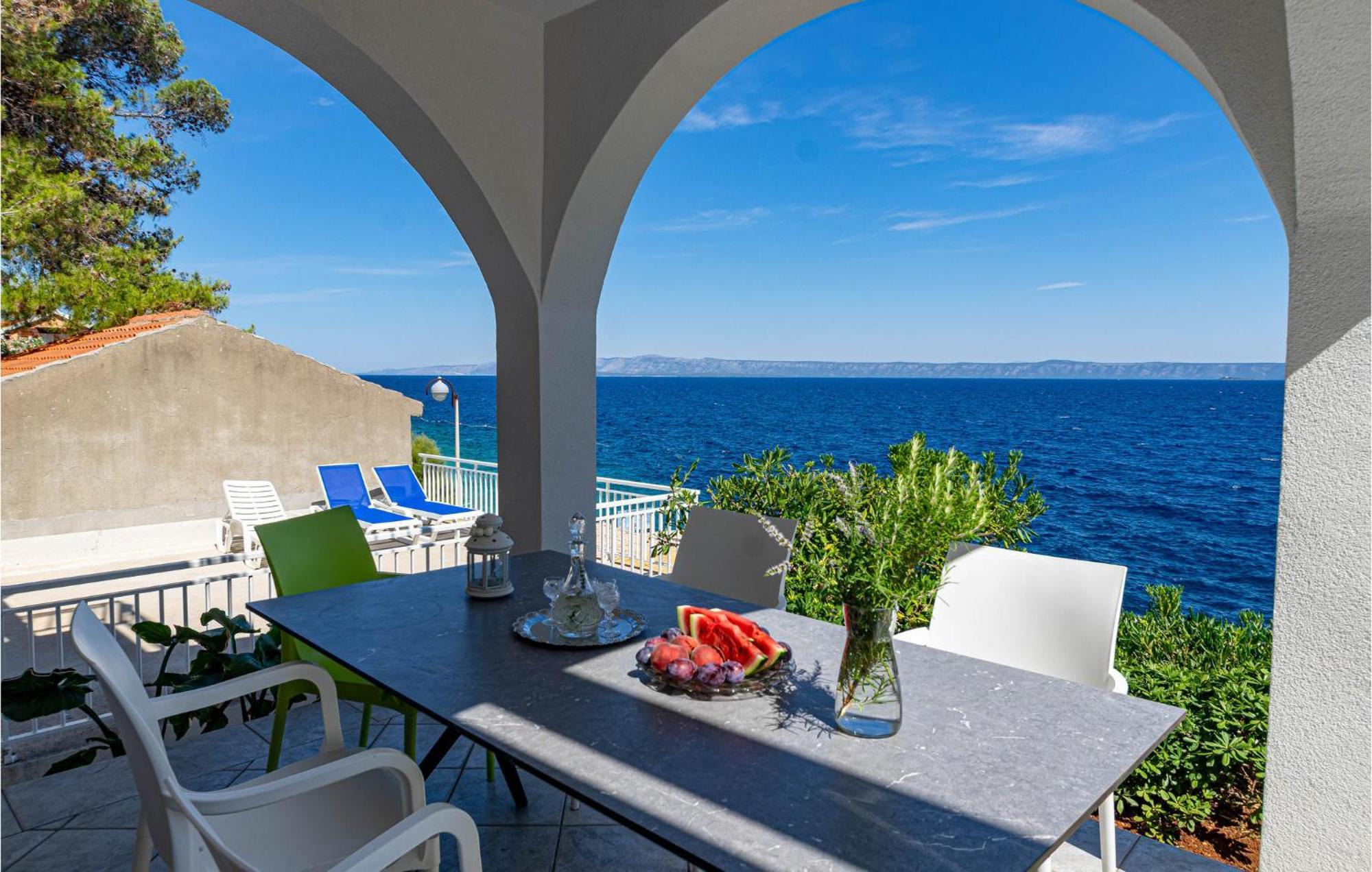 Pet Friendly Home In Prigradica With Kitchen Exterior photo